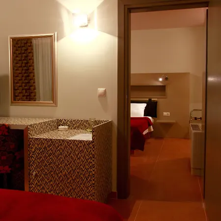 Hotel Aigai 4*