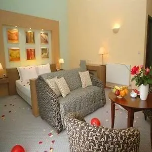 Hotel Aigai 4*